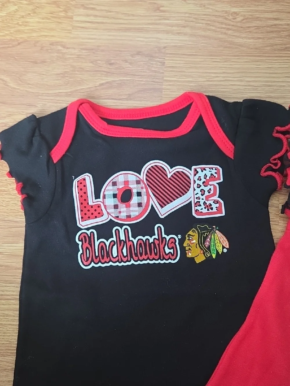 Chicago Blackhawks Baby Girl 6-9M 2pc Bodysuit NHL New Hockey Logo
